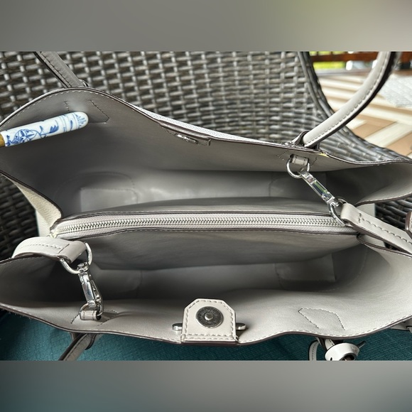 Michael Kors Mercer Gallery Studio Large Center Zip Tote Leather in Pearl Grey - Picture 9 of 15